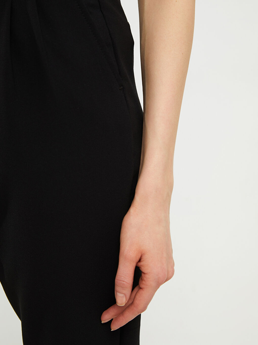 Siyah Standart Fit Düz Cep Detaylı Kadın Pantolon-10