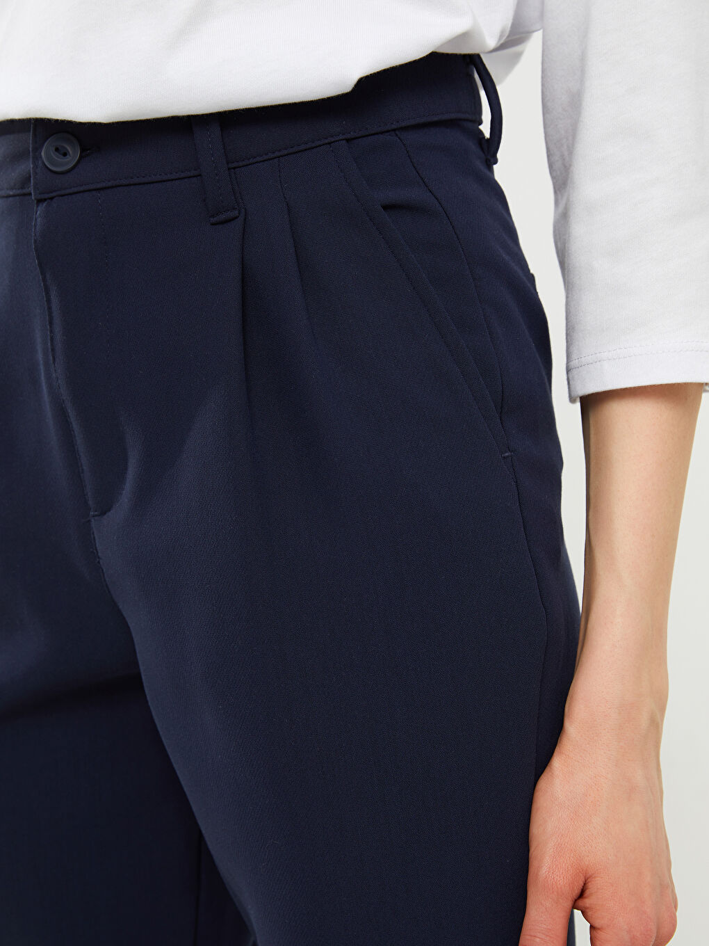 Standard Fit Regular Pocket Detailed Women's Trousers-3