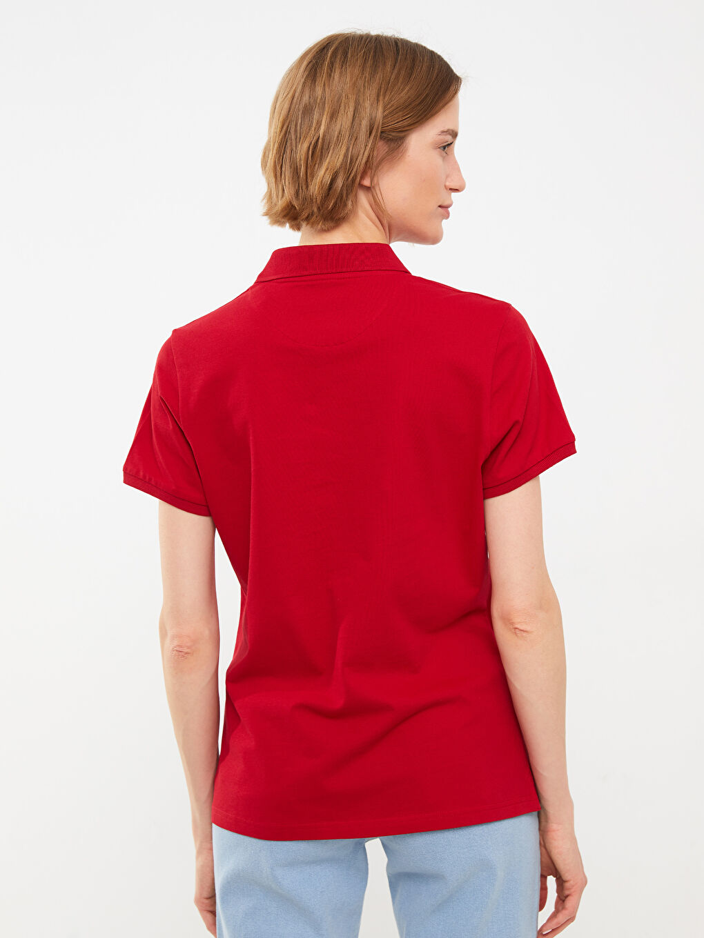 Kırmızı Polo Yaka Nakış Detaylı Kısa Kollu Kadın Tişört-6