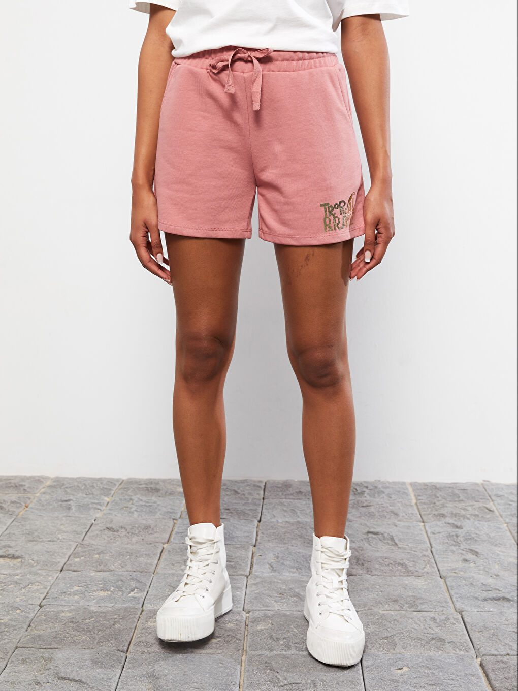 LCW Vision Women's Bermuda Shorts With Elastic Waist Printed -S2II66Z8-RZP