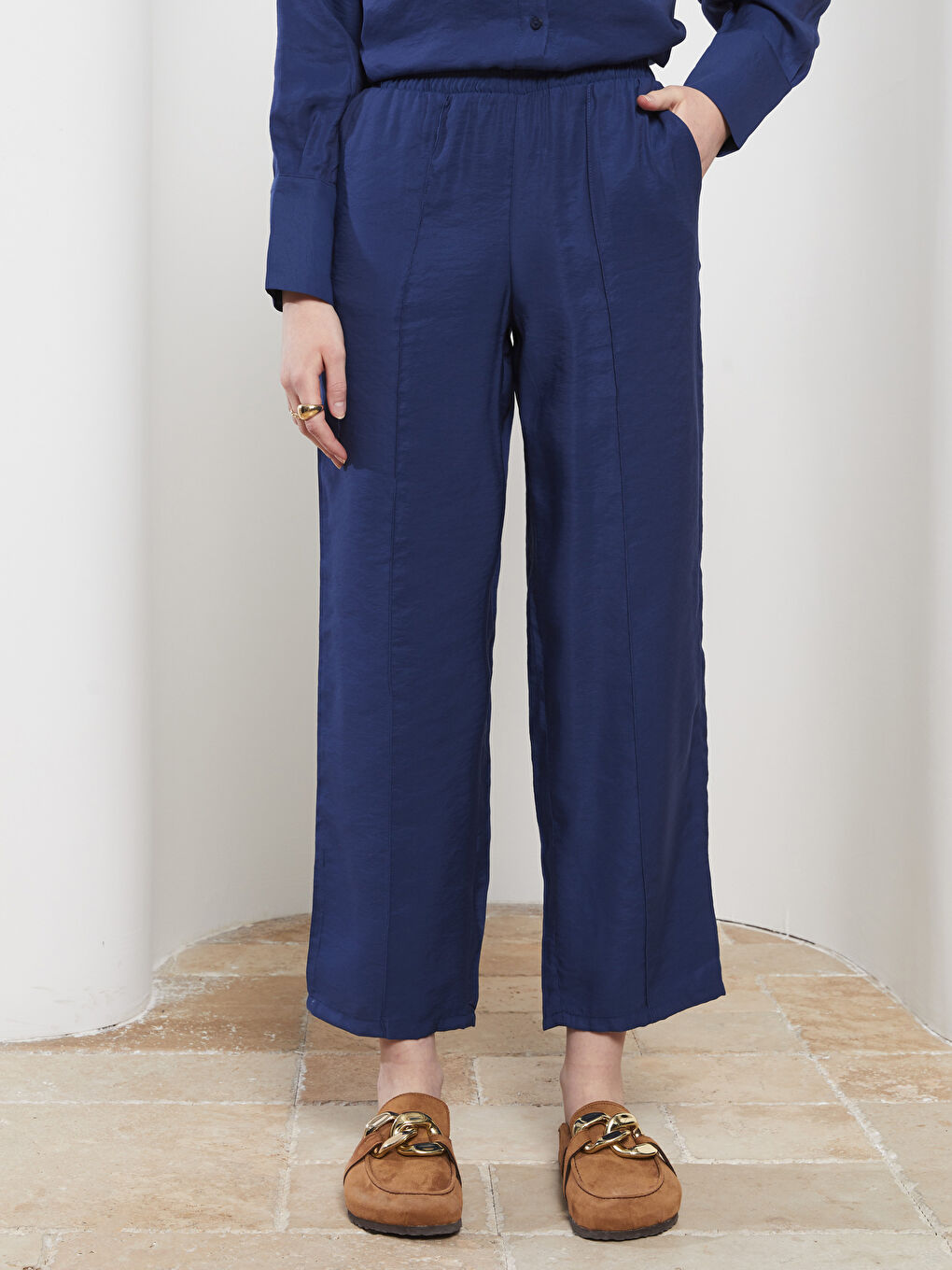 Elastic Waist Regular Pocket Detailed Women's Trousers-2