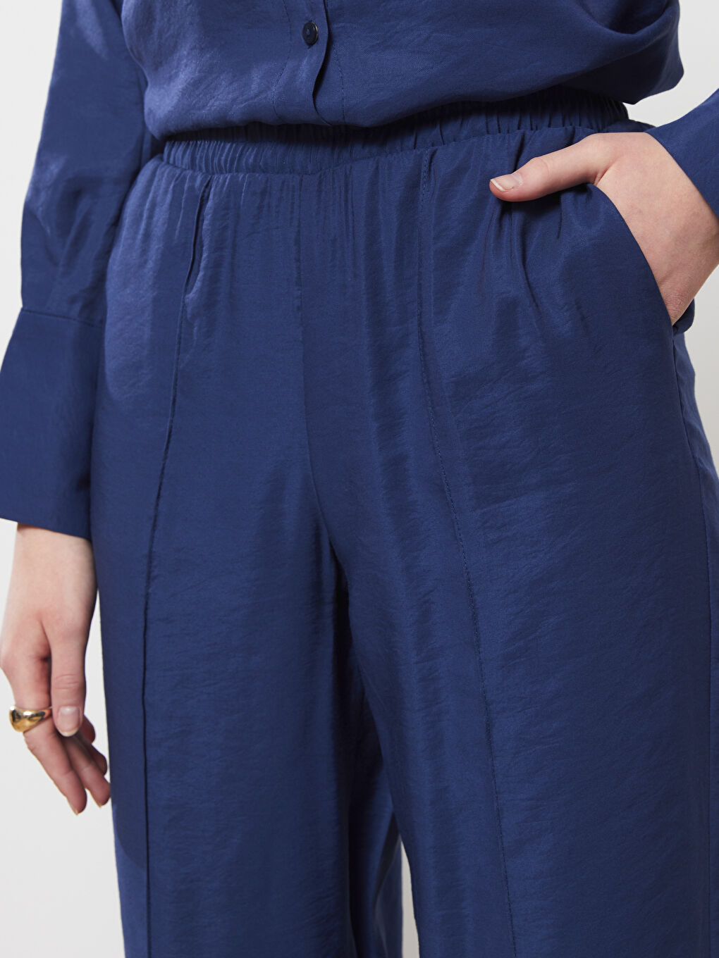 Elastic Waist Regular Pocket Detailed Women's Trousers-3