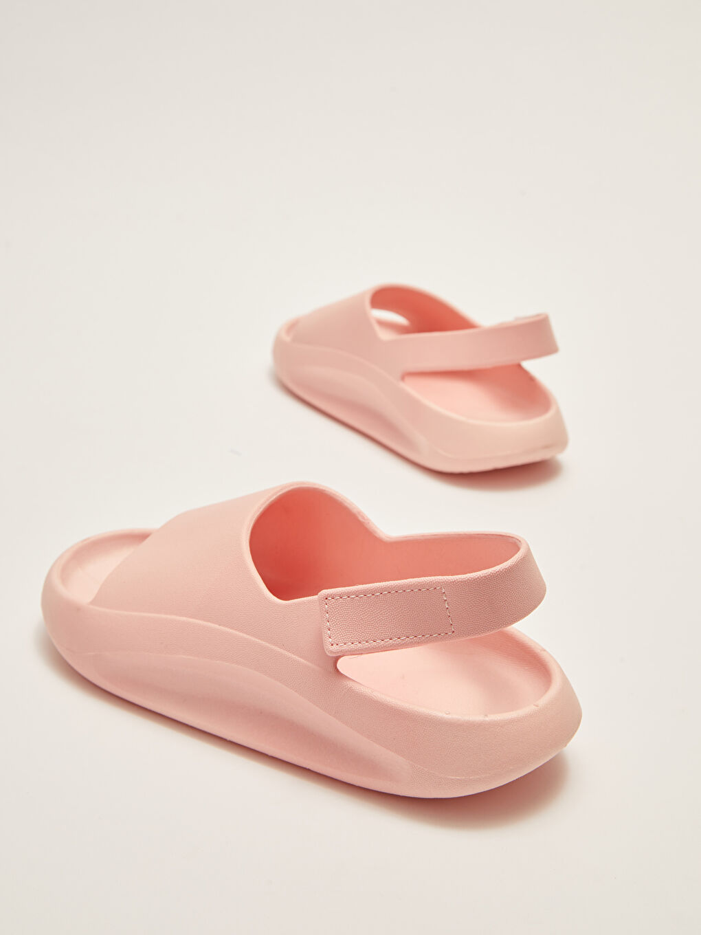 LCW STEPS Single Band Hook and Loop Closure Girls Sandals -S2II77Z4-RGF