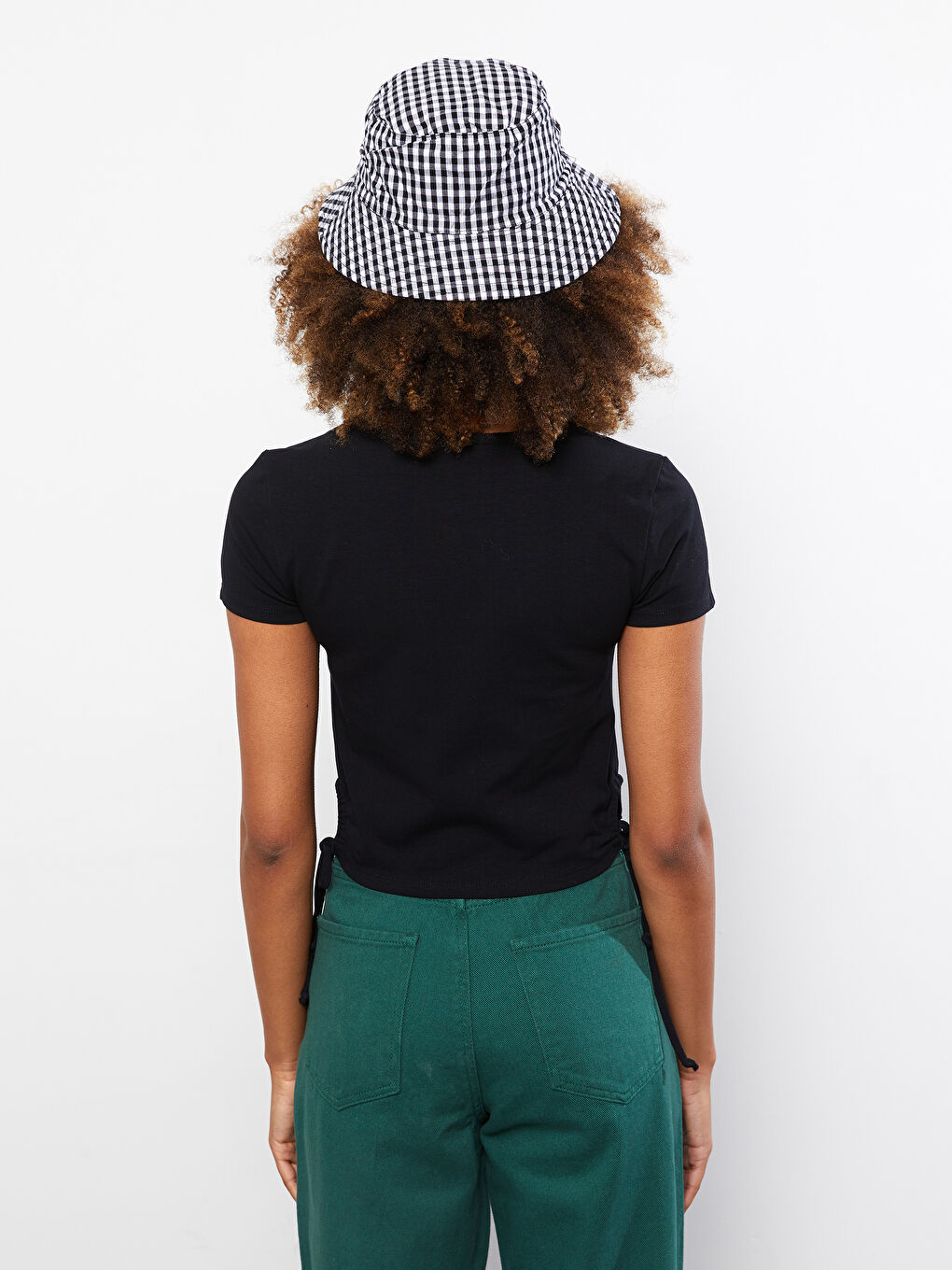 Siyah Bisiklet Yaka Düz Kısa Kollu Kadın Tişört-4