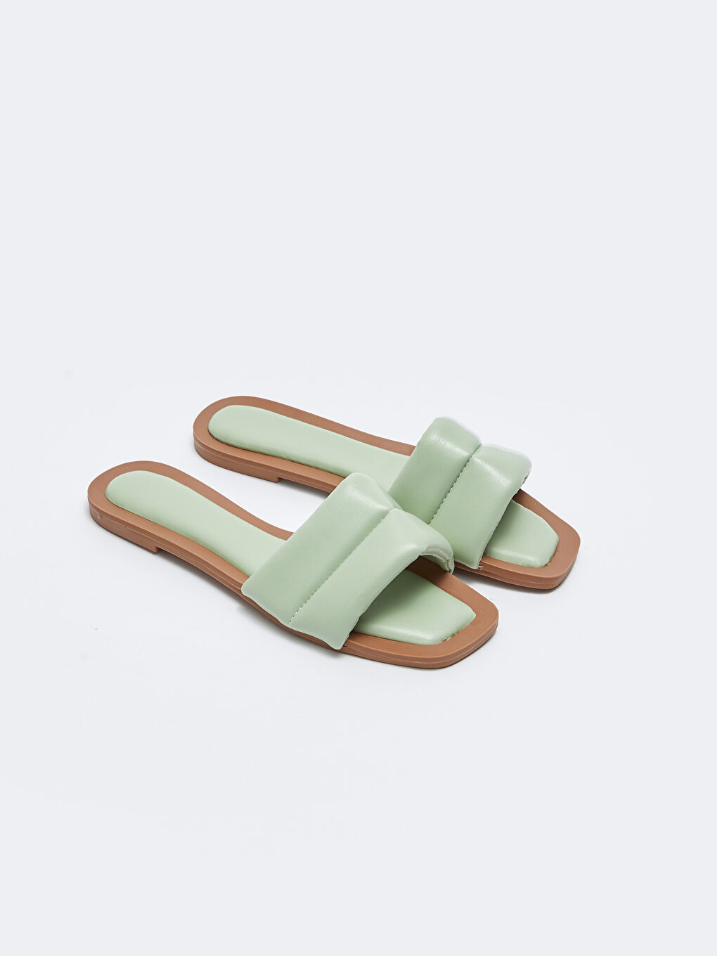 Yeşil Deri Görünümlü Tek Bantlı Kadın Terlik