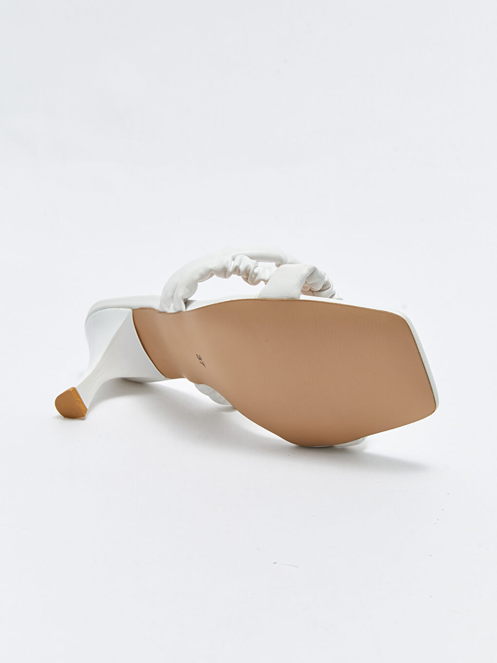 سليبر بكعب للسيدات بتصميم حزام متقاطع-3