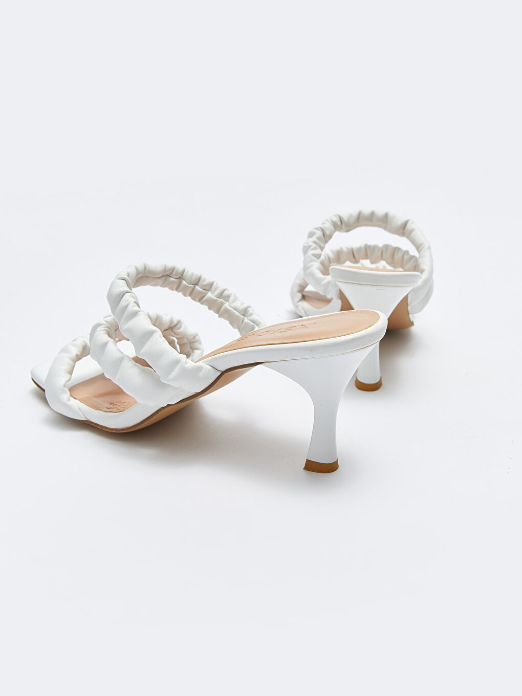 سليبر بكعب للسيدات بتصميم حزام متقاطع-4