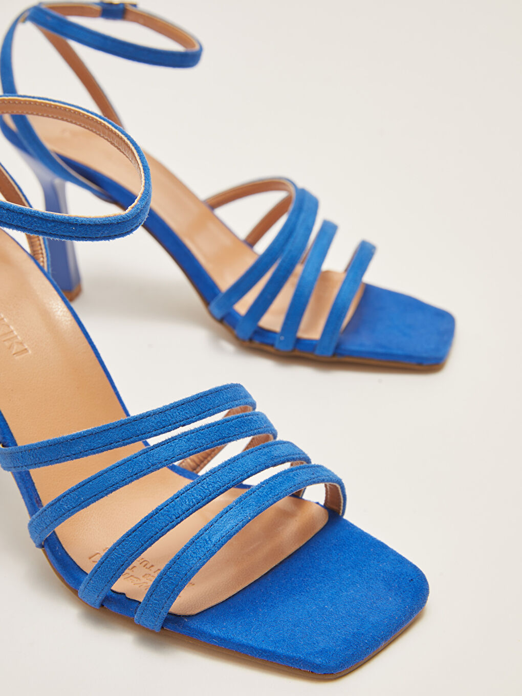 Mavi İnce Bant Detaylı Kadın Topuklu Ayakkabı-5