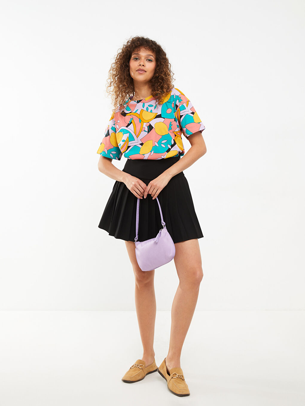 Beyaz Bisiklet Yaka Desenli Kısa Kollu Pamuklu Kadın Tişört