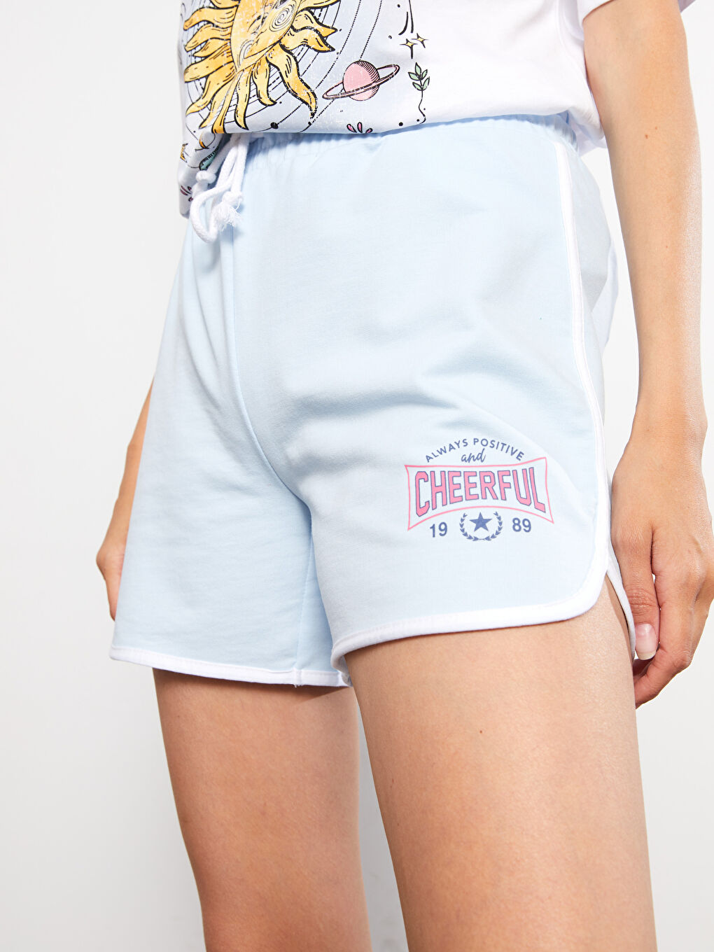 Mavi Beli Lastikli Baskılı Kadın Şort-3