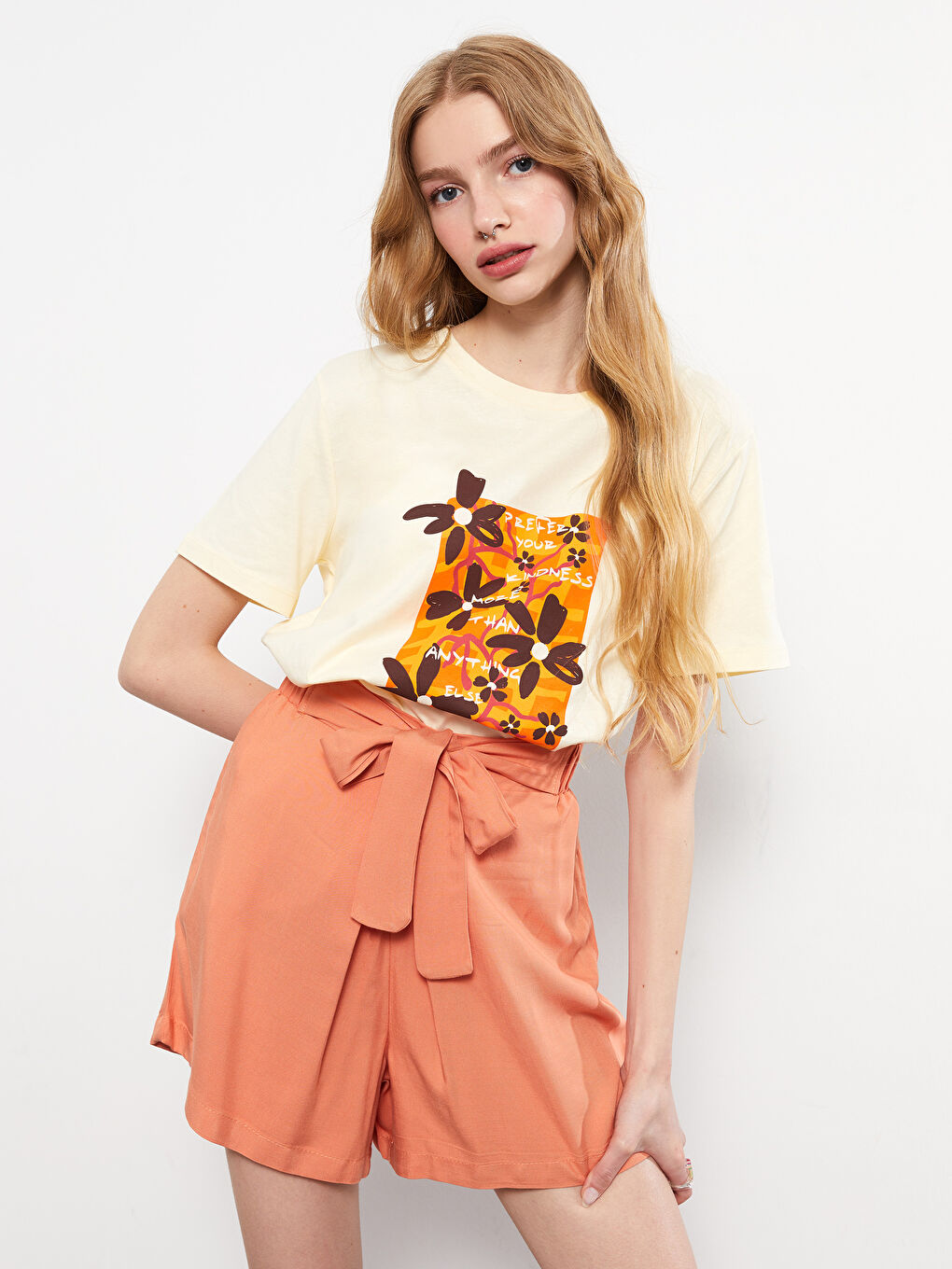 LCW Vision Crew Neck Printed Short Sleeve Cotton Women's T-shirt -S2IJ35Z8-FTV