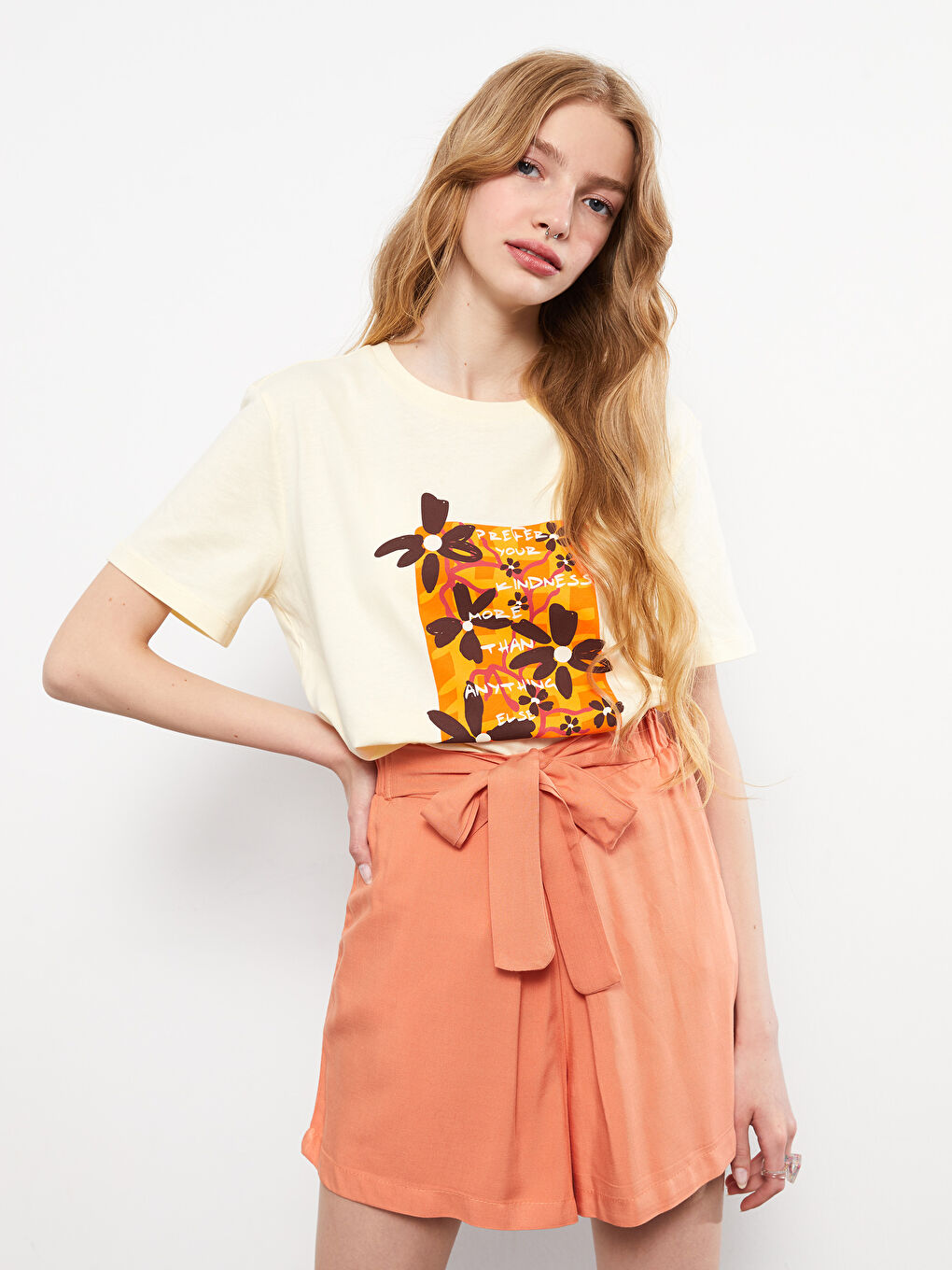 LCW Vision Crew Neck Printed Short Sleeve Cotton Women's T-shirt -S2IJ35Z8-FTV