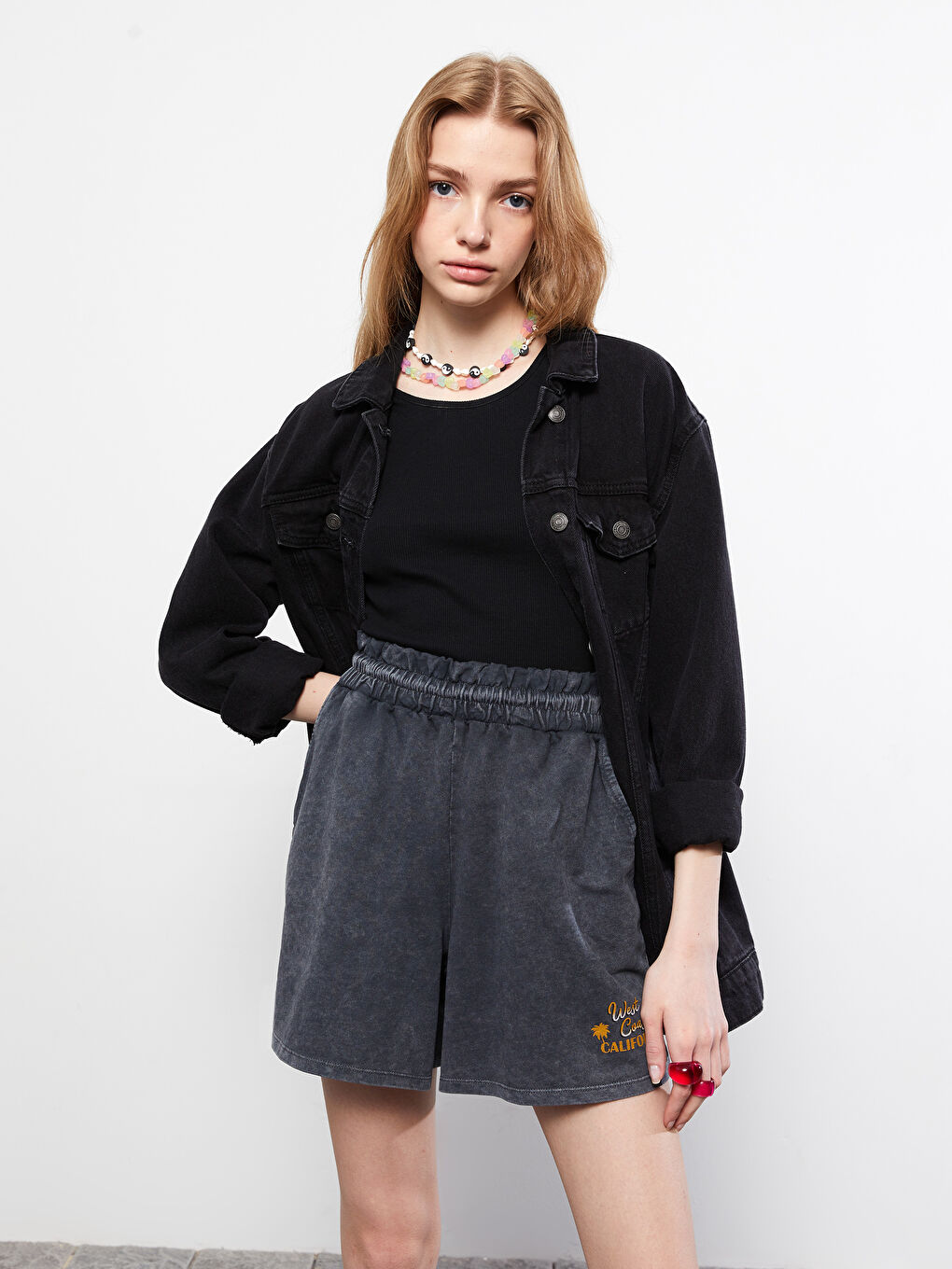 Antrasit Beli Lastikli Baskılı Kadın Bermuda Şort-1