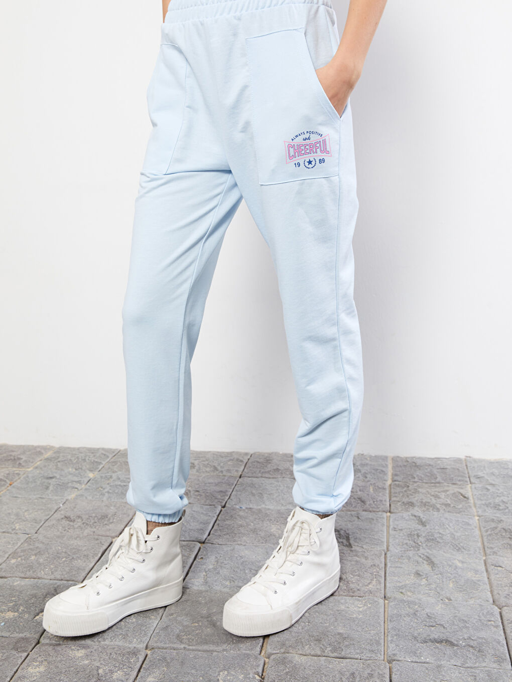 Mavi Beli Lastikli Baskılı Kadın Jogger Eşofman Altı-3