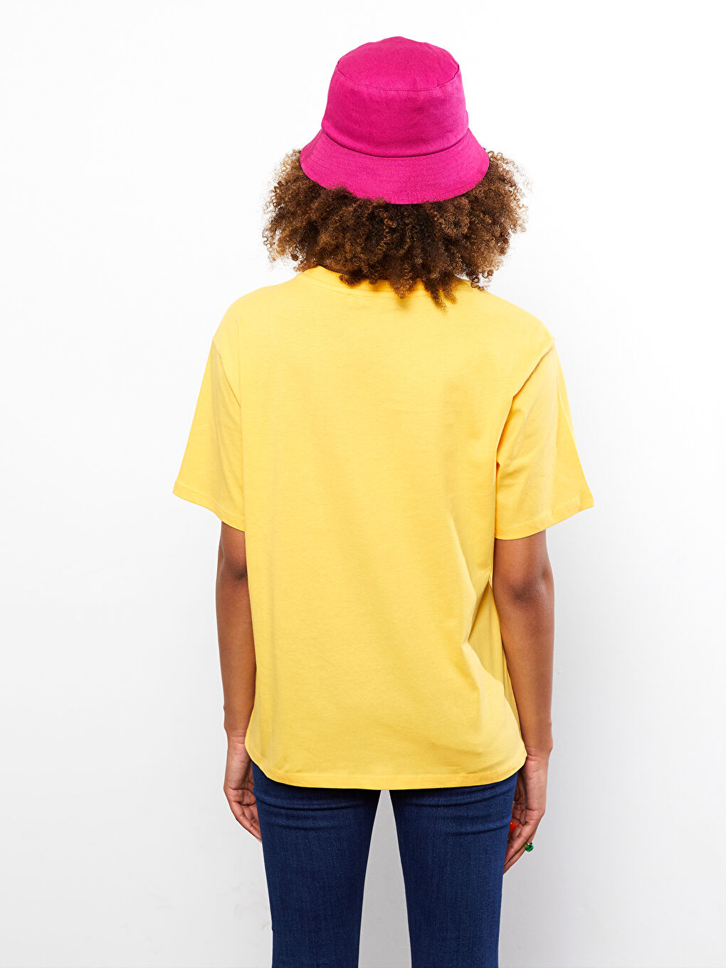 تيشيرت نسائي بأكمام قصيرة وياقة دائرية مطبوع-4