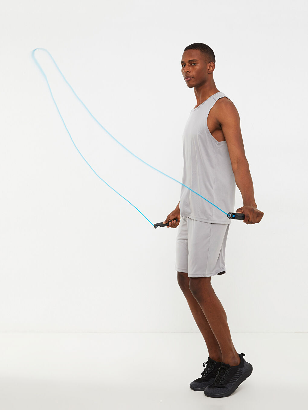 طقم رياضي سليم فيت للرجال