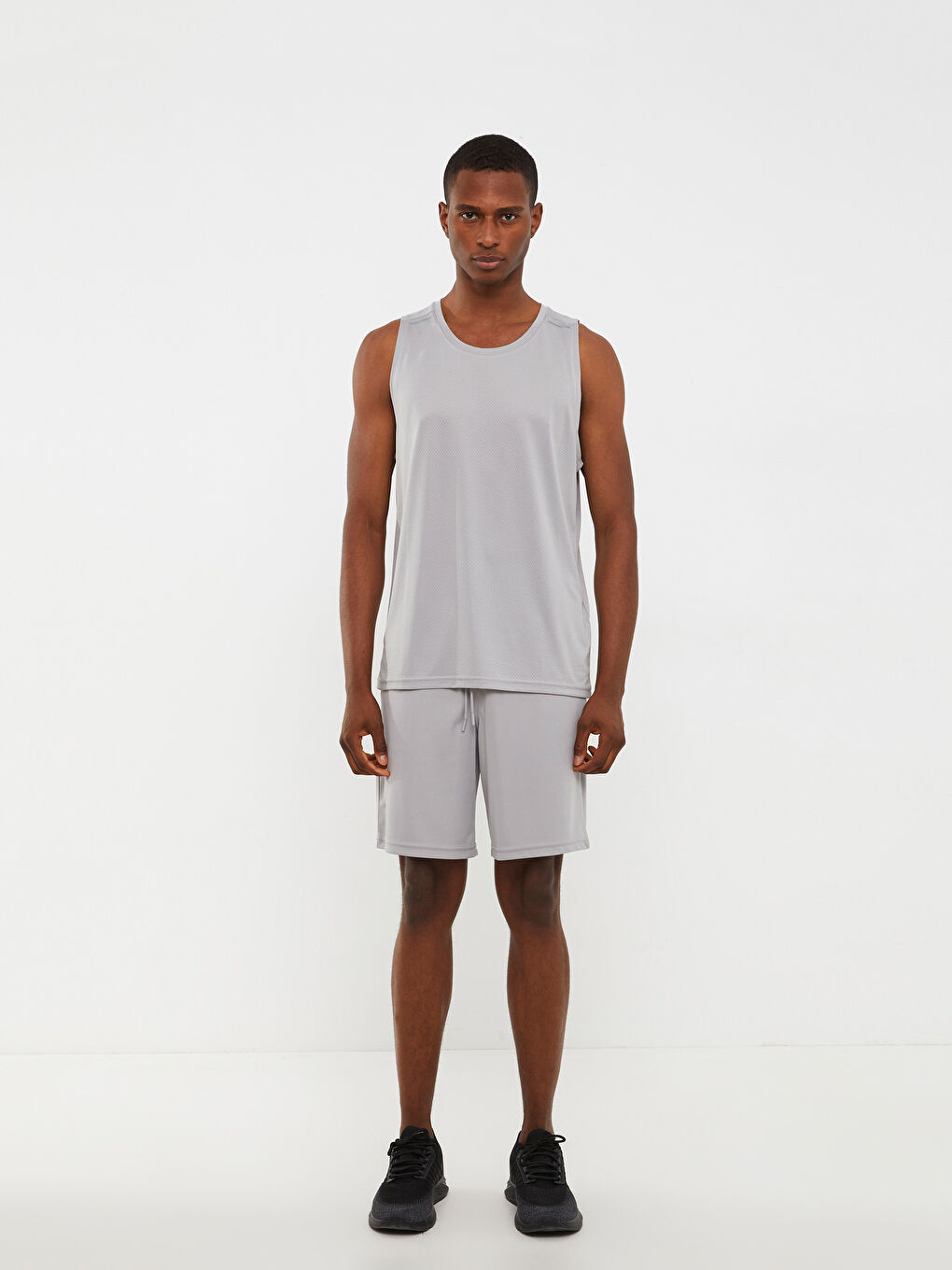 طقم رياضي سليم فيت للرجال-2