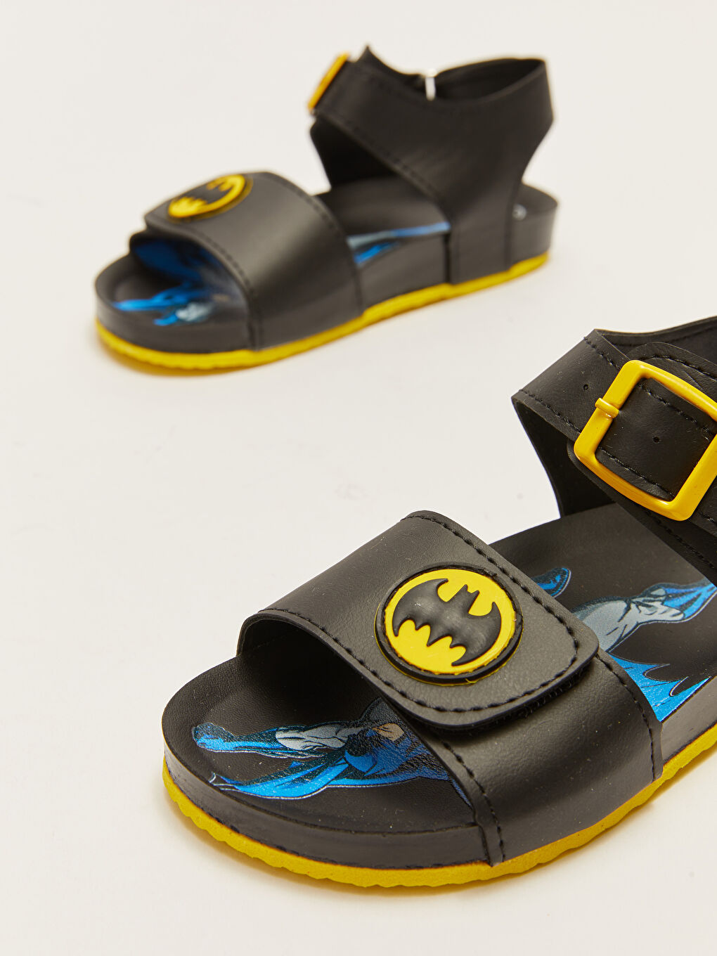 Siyah Batman Lisanslı Çift Bantlı Cırt Cırtlı Erkek Çocuk Sandalet-2