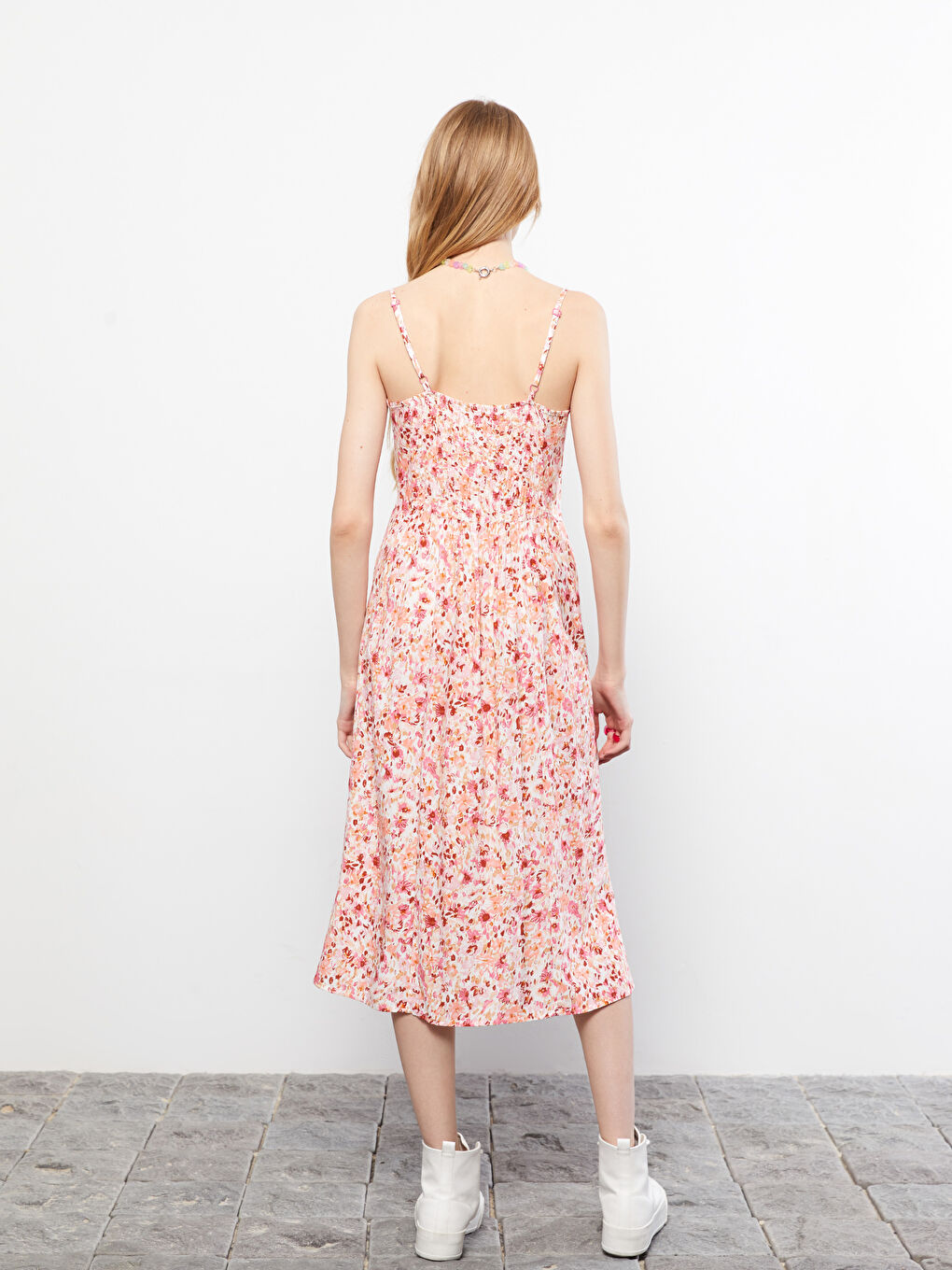 Ekru Kalp Yaka Çiçekli Askılı Viskon Kadın Elbise-3