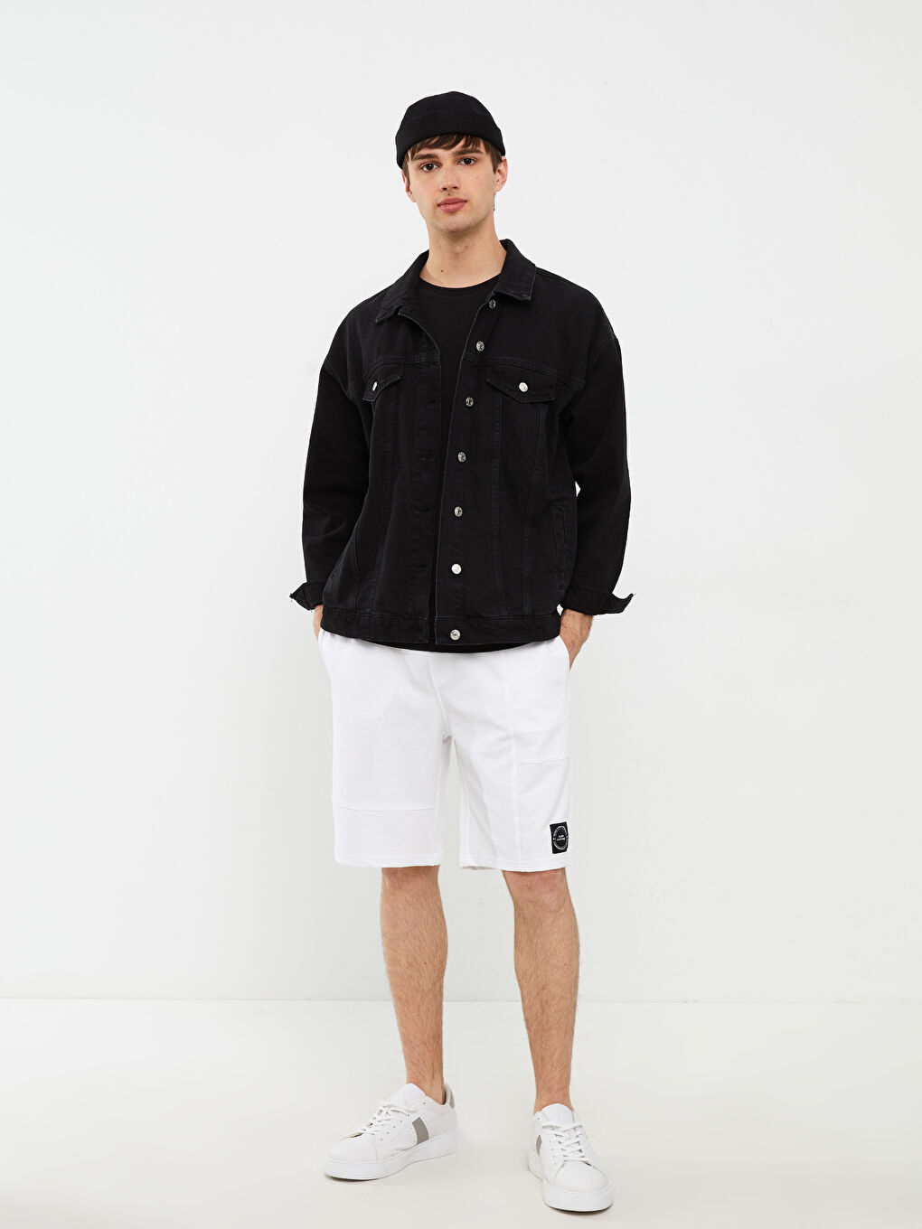 Beyaz Slim Fit Baskılı Erkek Roller Şort