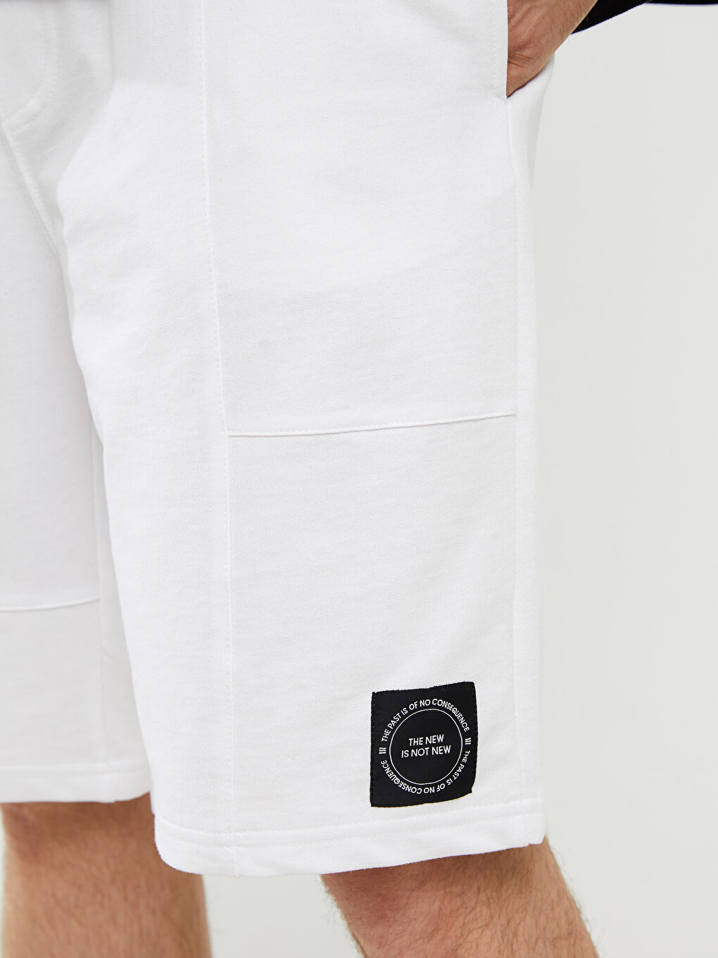 Beyaz Slim Fit Baskılı Erkek Roller Şort-4