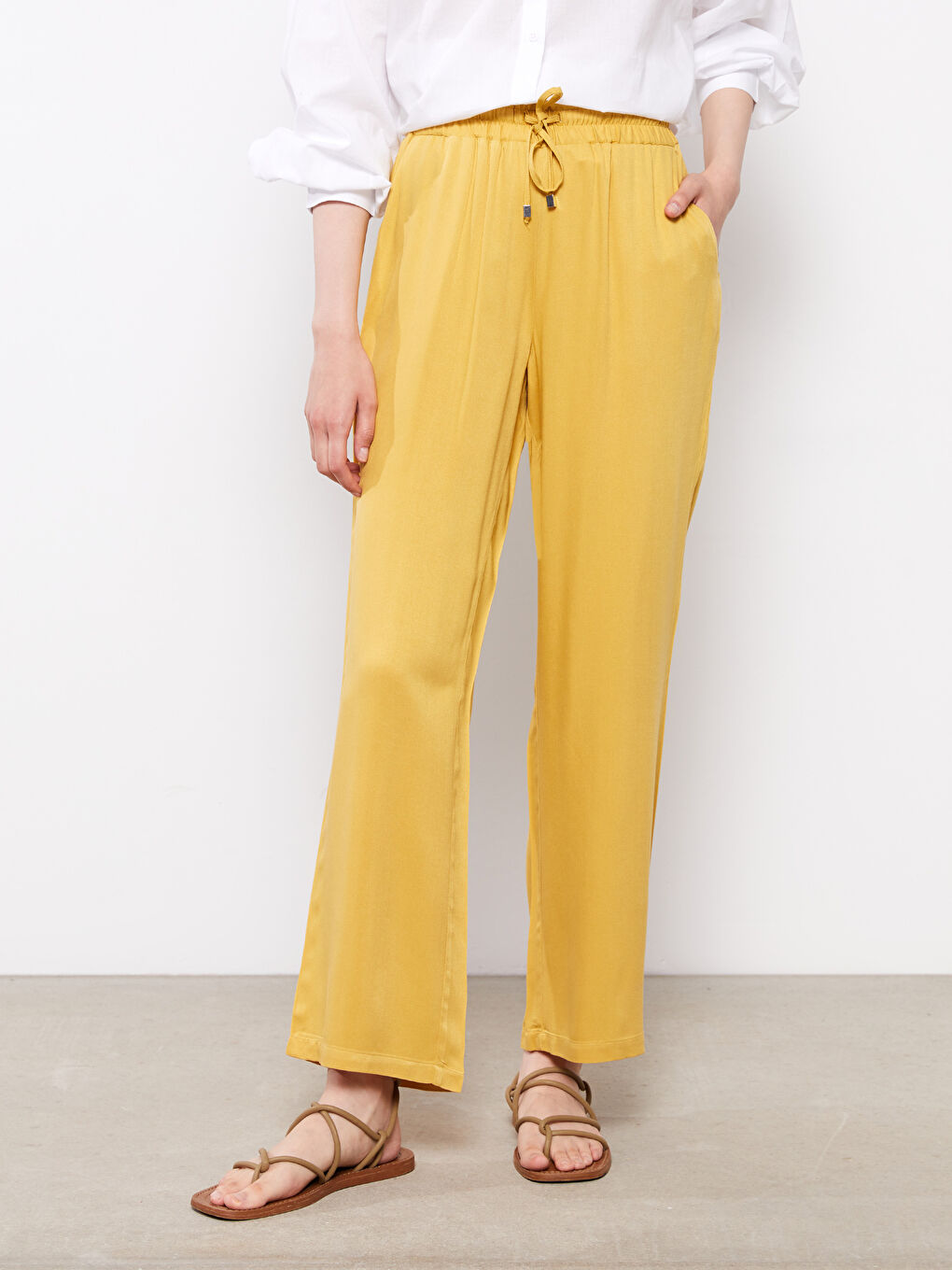 Sarı Beli Lastikli Rahat Kalıp Düz Viskon Kadın Pantolon-2