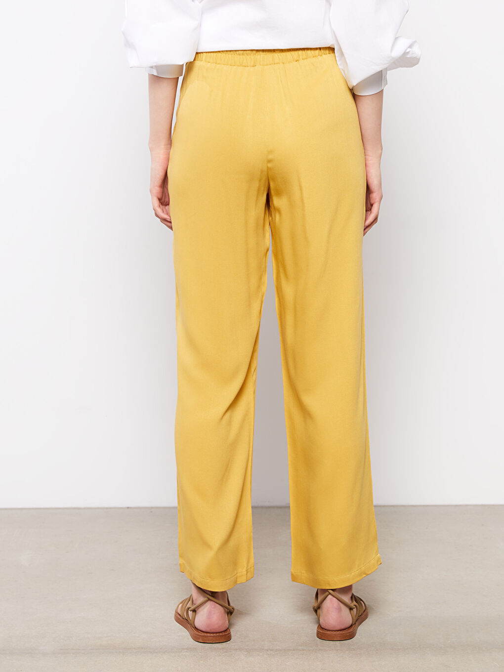 Sarı Beli Lastikli Rahat Kalıp Düz Viskon Kadın Pantolon-3
