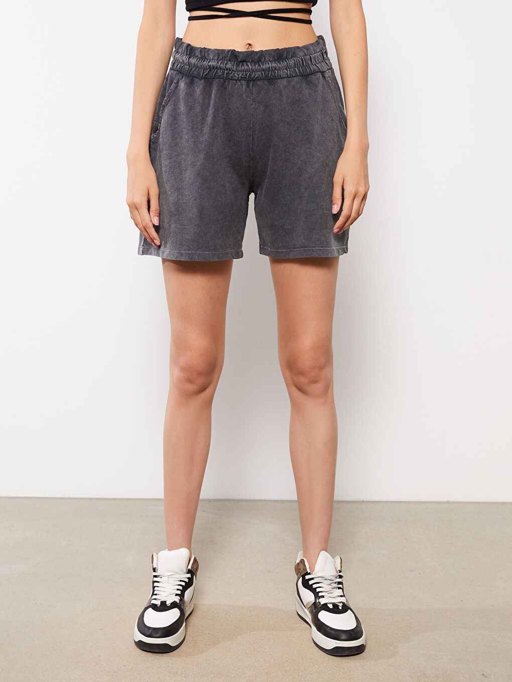 Antrasit Kadın Beli Lastikli Düz Şort-2