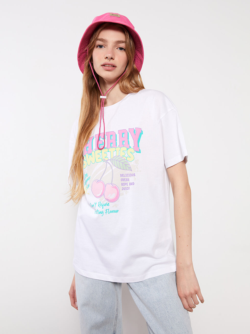 Beyaz Bisiklet Yaka Baskılı Kısa Kollu Pamuklu Kadın Tişört-1