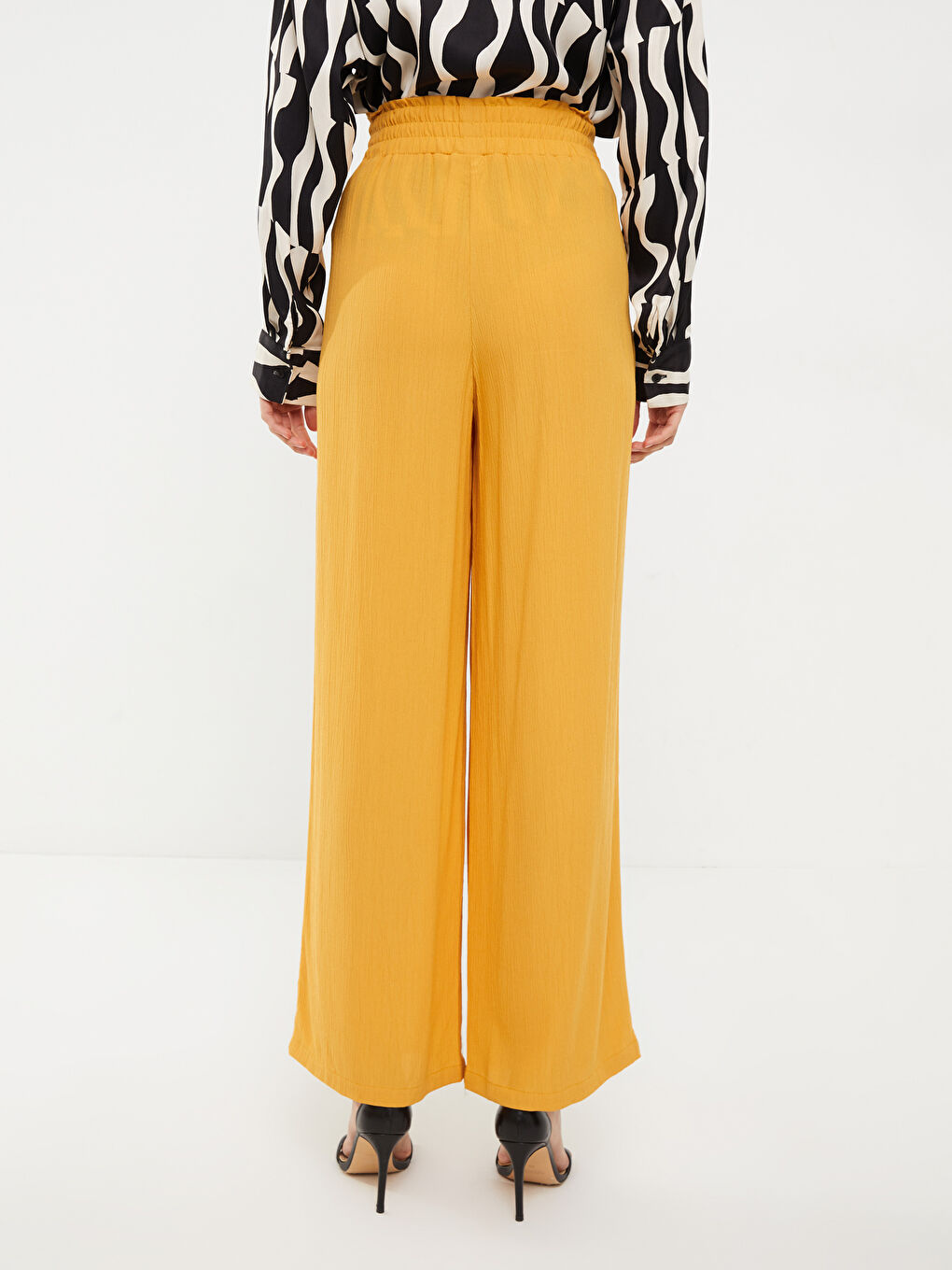 Sarı Beli Lastikli Rahat Kalıp Düz Viskon Kadın Pantolon-4