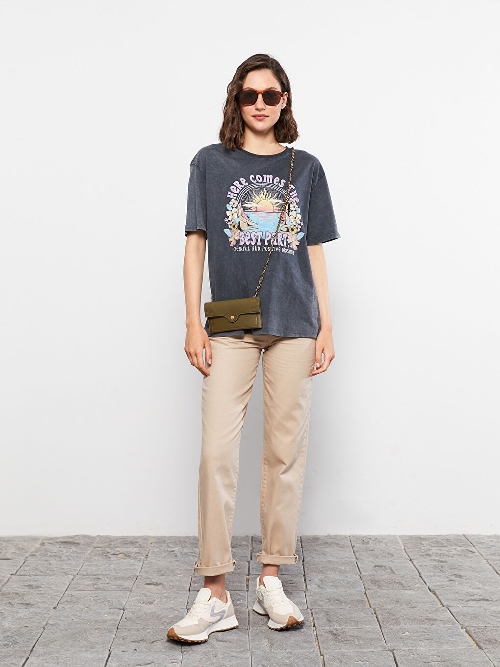 Antrasit Bisiklet Yaka Baskılı Kısa Kollu Pamuklu Kadın Tişört-2