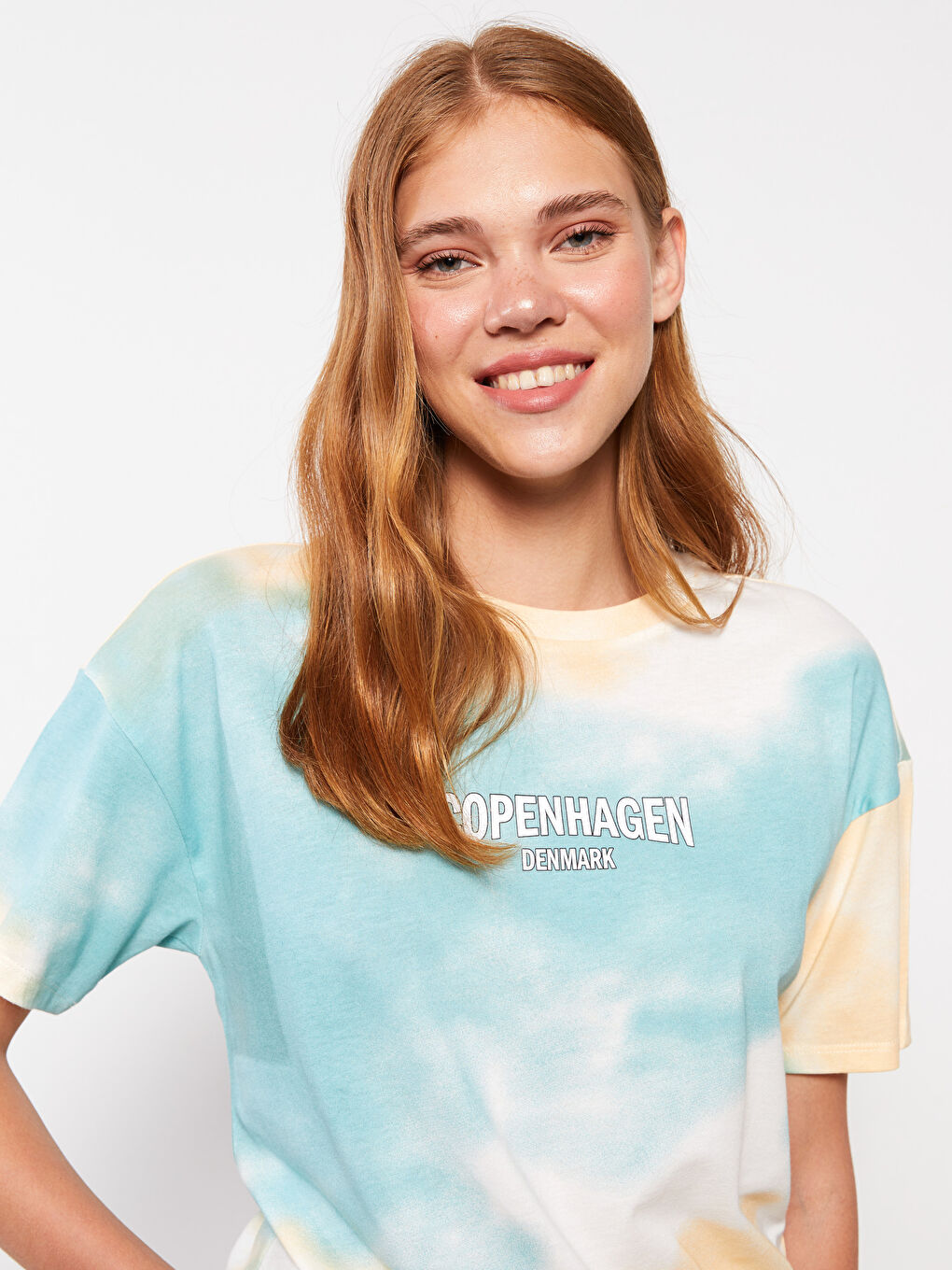 Ekru Bisiklet Yaka Baskılı Kısa Kollu Pamuklu Kadın Tişört