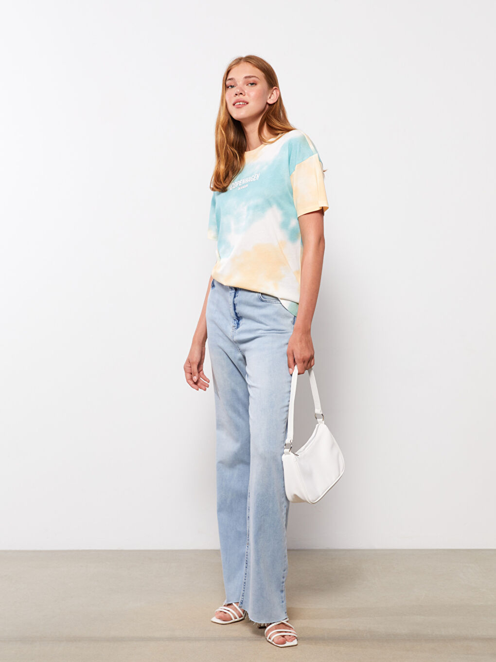 Ekru Bisiklet Yaka Baskılı Kısa Kollu Pamuklu Kadın Tişört-2