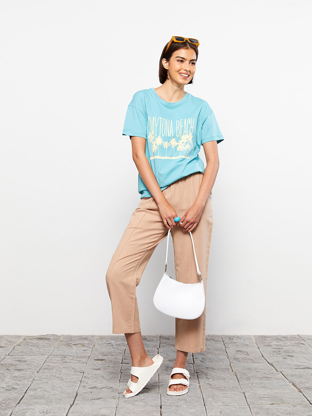 Turkuaz Bisiklet Yaka Baskılı Kısa Kollu Pamuklu Kadın Tişört