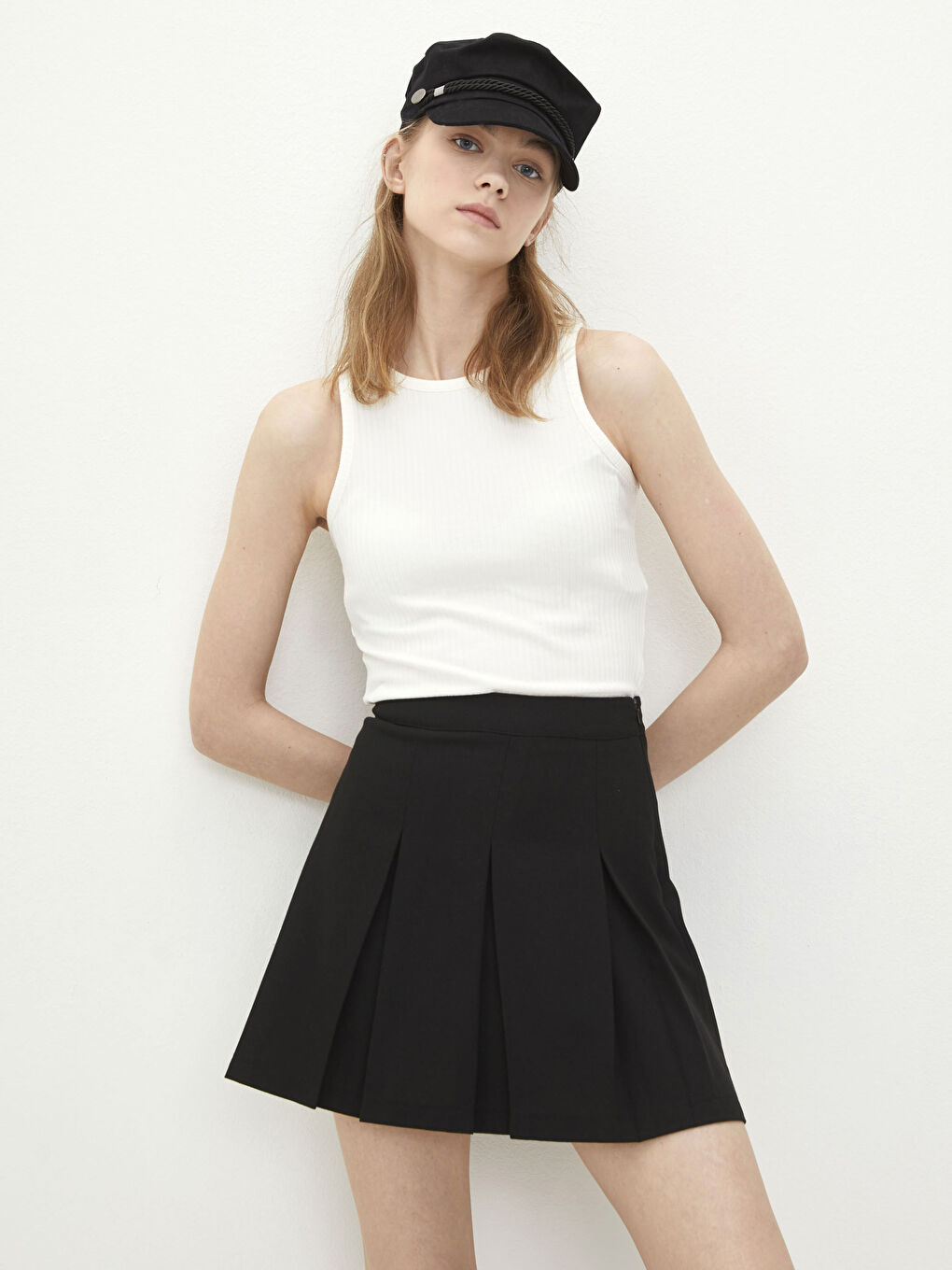 Siyah Kadın Beli Fermuarlı Düz Mini Etek