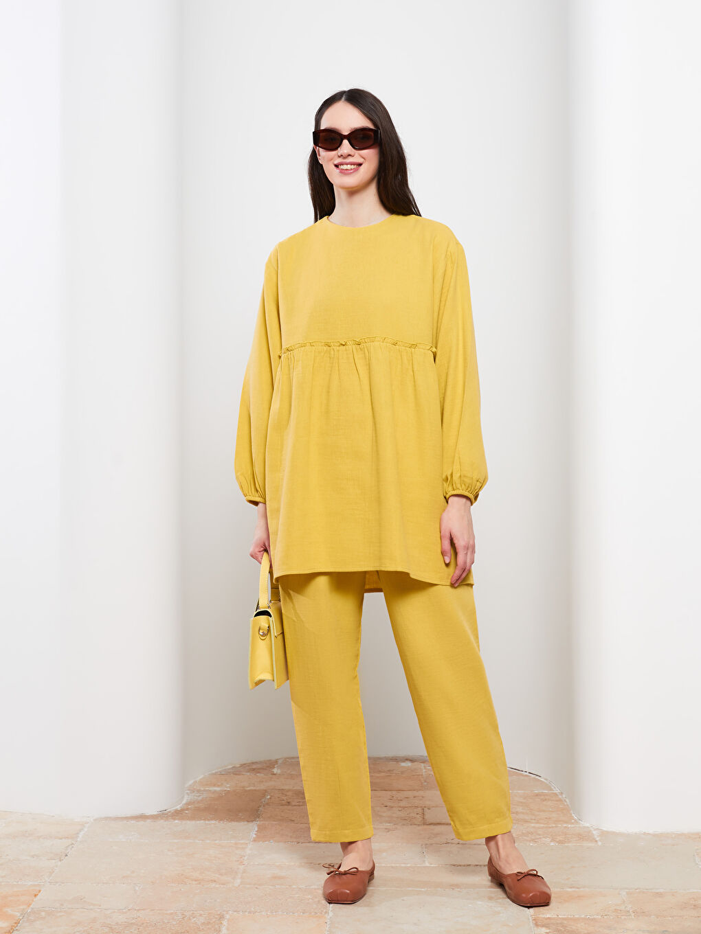 Sarı Bisiklet Yaka Düz Uzun Kollu Müslin Kumaş Kadın Tunik-2