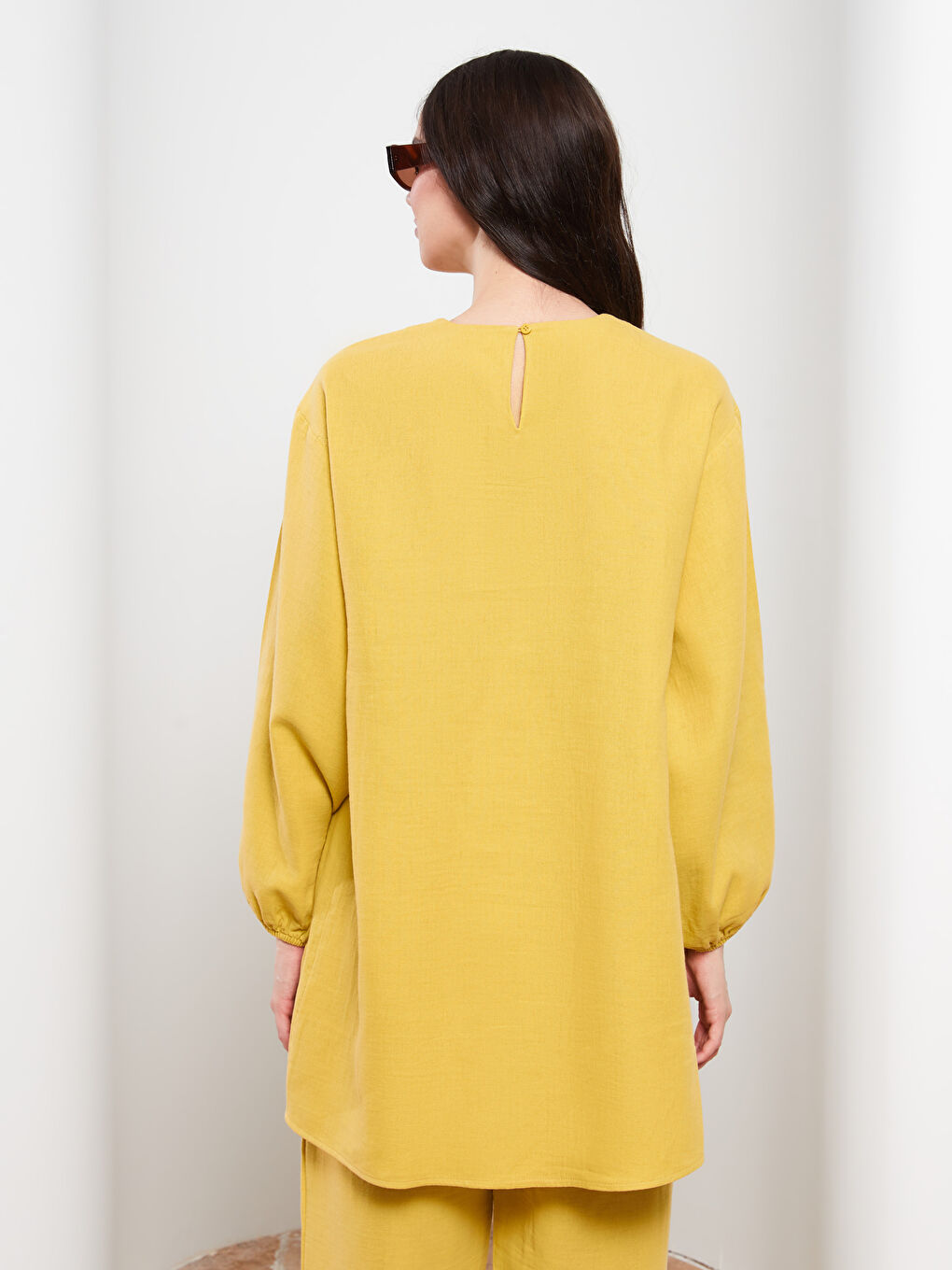 Sarı Bisiklet Yaka Düz Uzun Kollu Müslin Kumaş Kadın Tunik-5