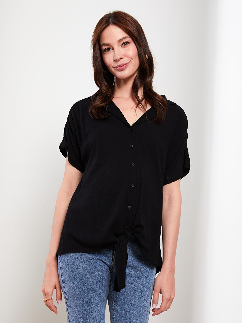 Front Button Closure Plain Short Sleeve Crinkle Fabric Maternity Shirt-2