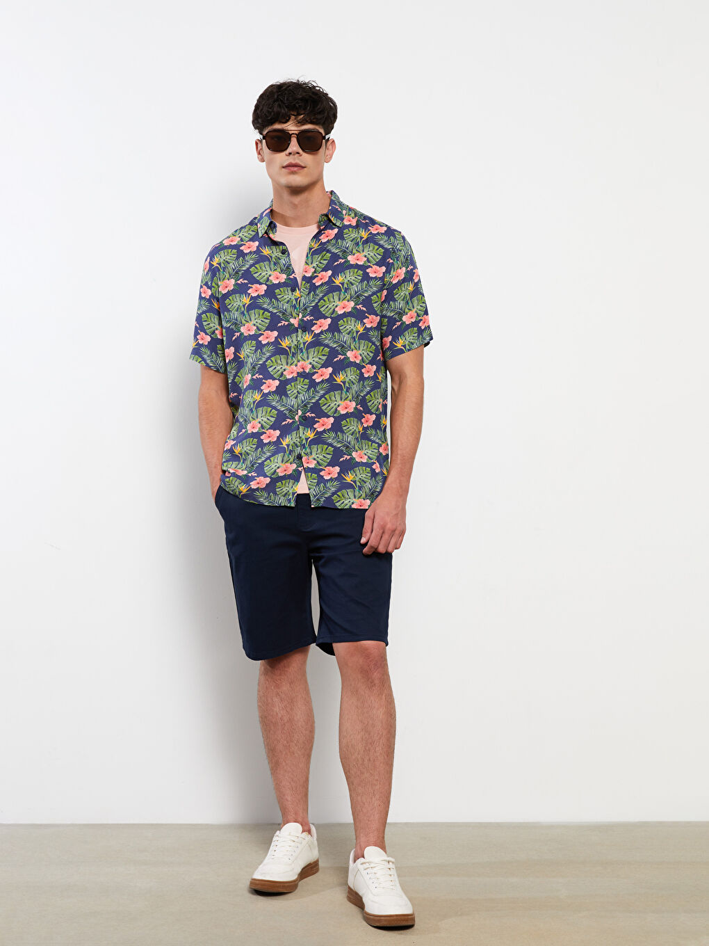 Siyah Regular Fit Kısa Kollu Desenli Viskon Erkek Gömlek-2