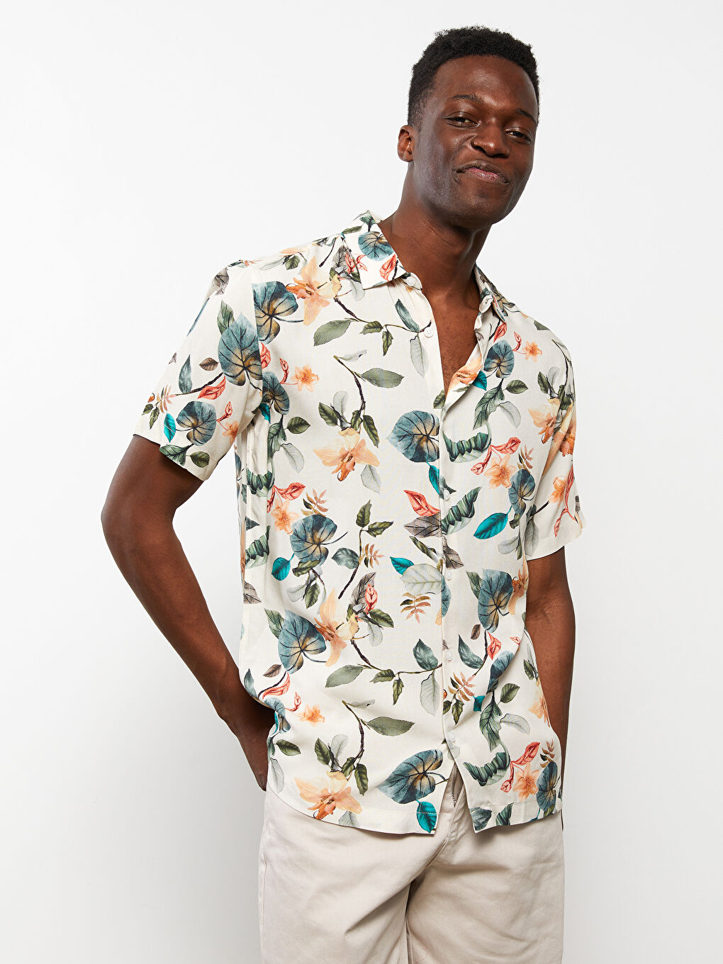 Bej Regular Fit Kısa Kollu Desenli Viskon Erkek Gömlek-2