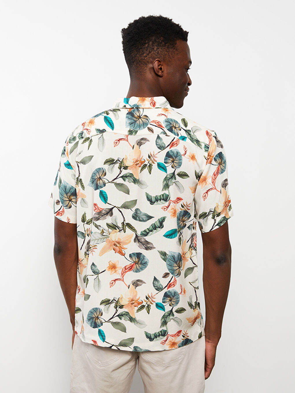 Bej Regular Fit Kısa Kollu Desenli Viskon Erkek Gömlek-4