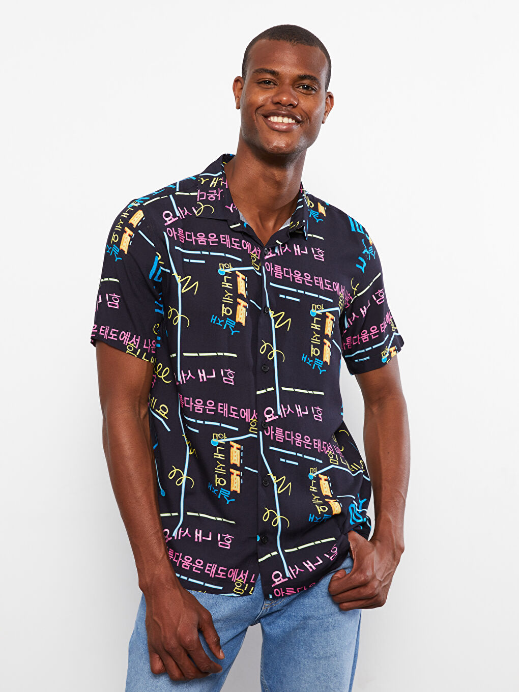 Siyah Regular Fit Kısa Kollu Desenli Viskon Erkek Gömlek-2