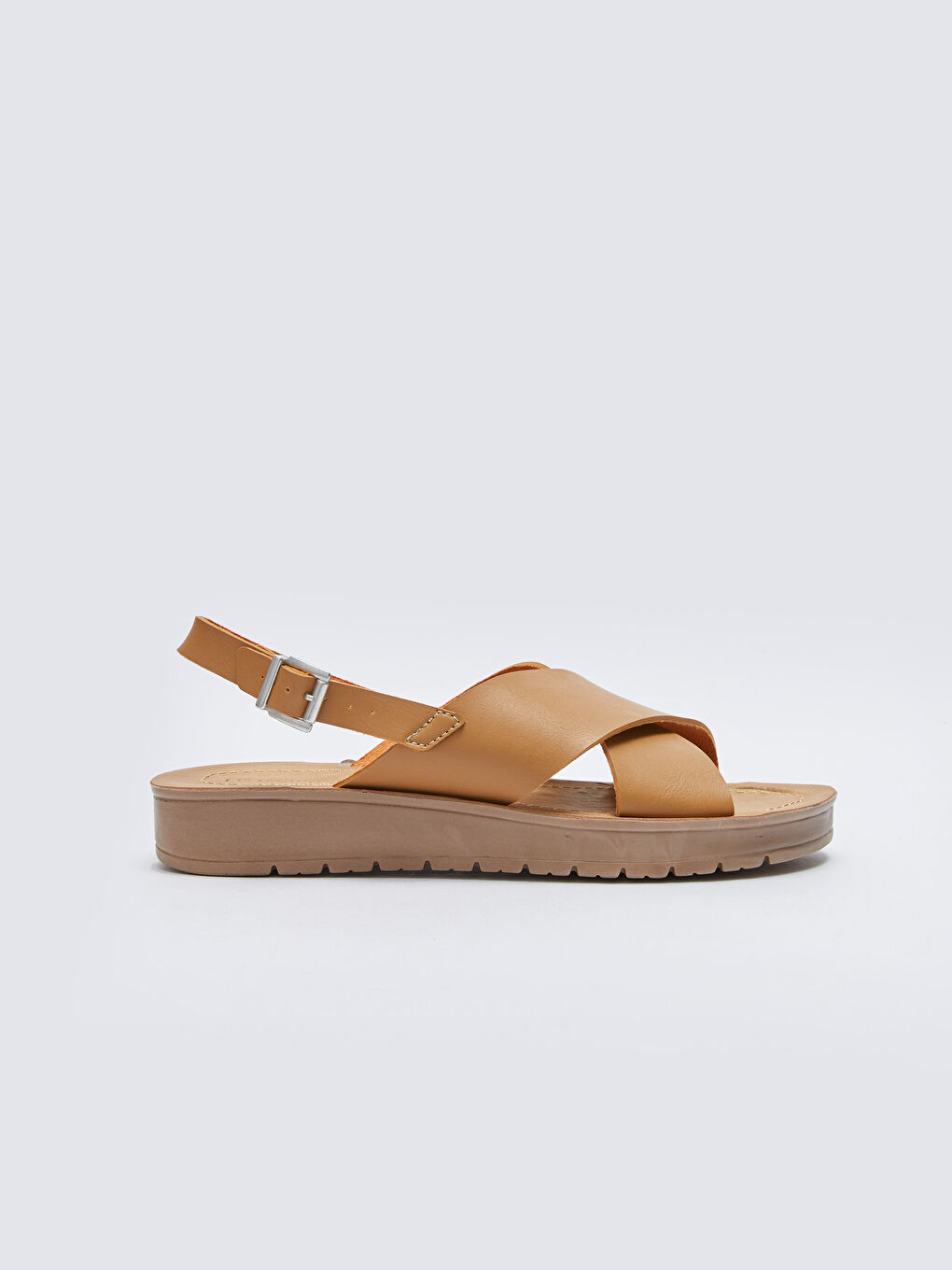 Kahverengi Çapraz Bantlı Toka Detaylı Kadın Sandalet-1