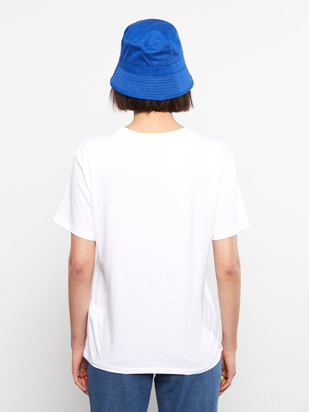 Beyaz Bisiklet Yaka Baskılı Kısa Kollu Pamuklu Kadın Tişört-5