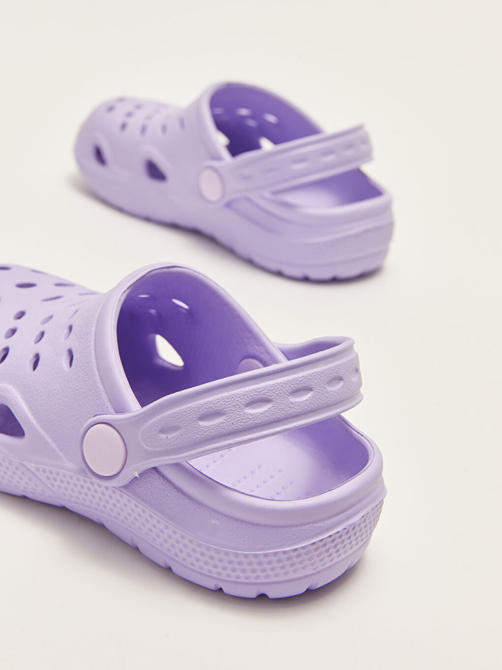 صنادل بنات رضع بنقشة فتحات-4