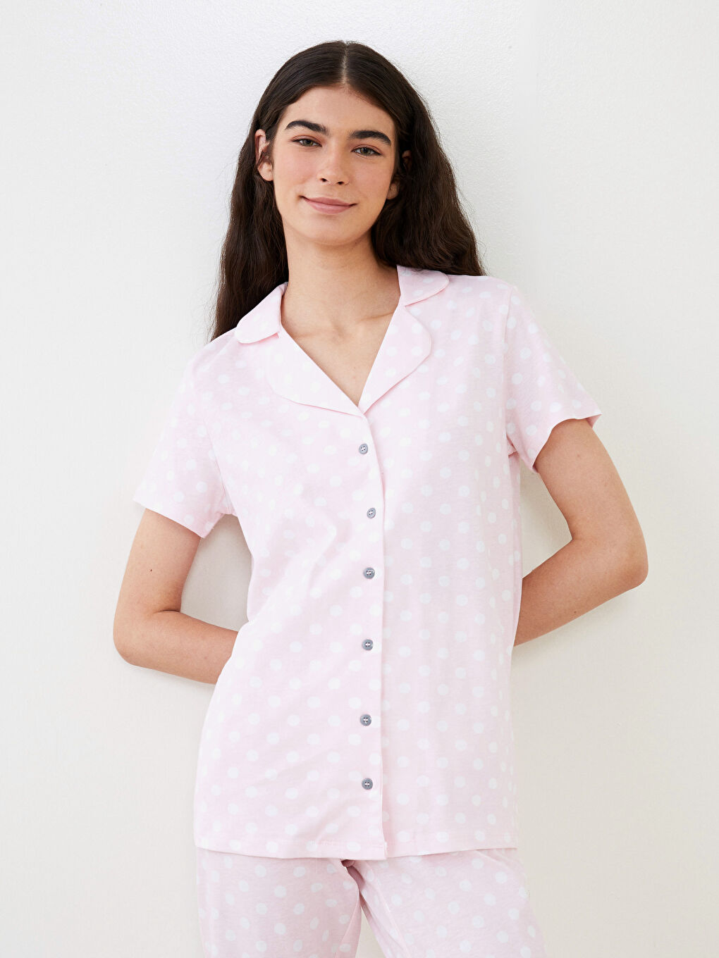 Pembe Gömlek Yaka Puantiyeli Kısa Kollu Pamuklu Kadın Pijama Takımı