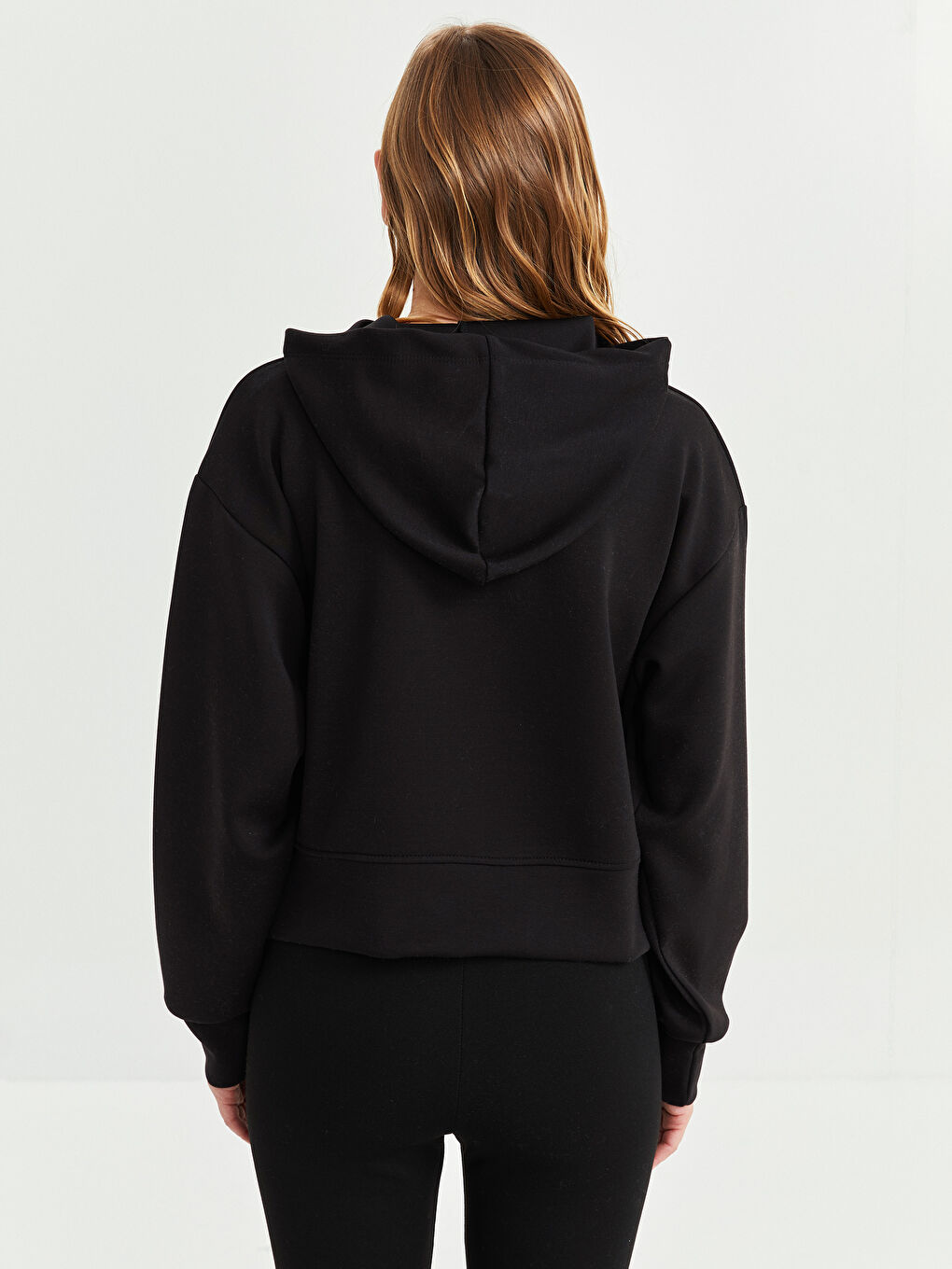 Siyah Kapüşonlu Düz Uzun Kollu Kadın Sweatshirt-4
