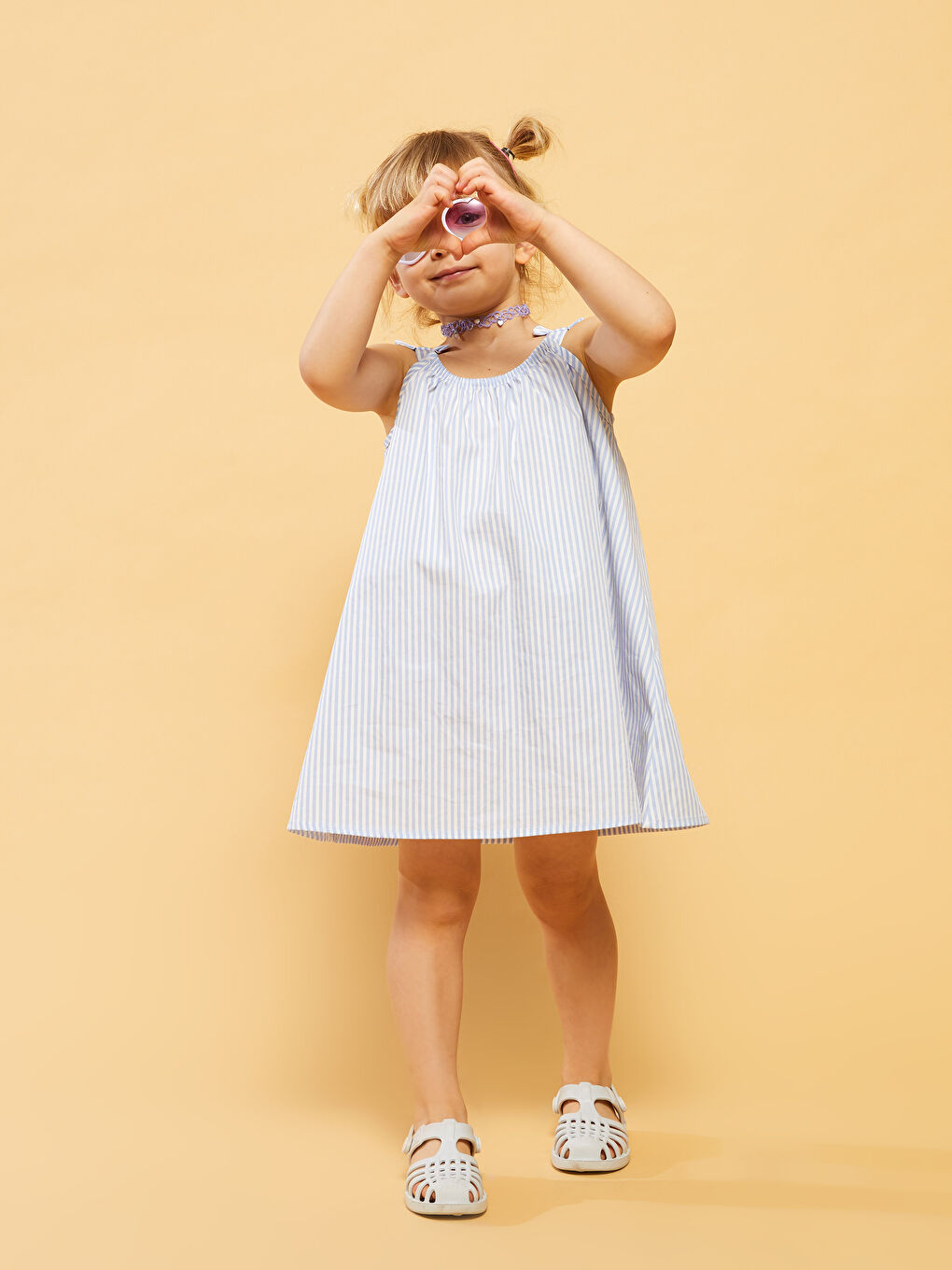 صنادل بناتي رضع للشاطئ مقفولة من الأمام فلات-1