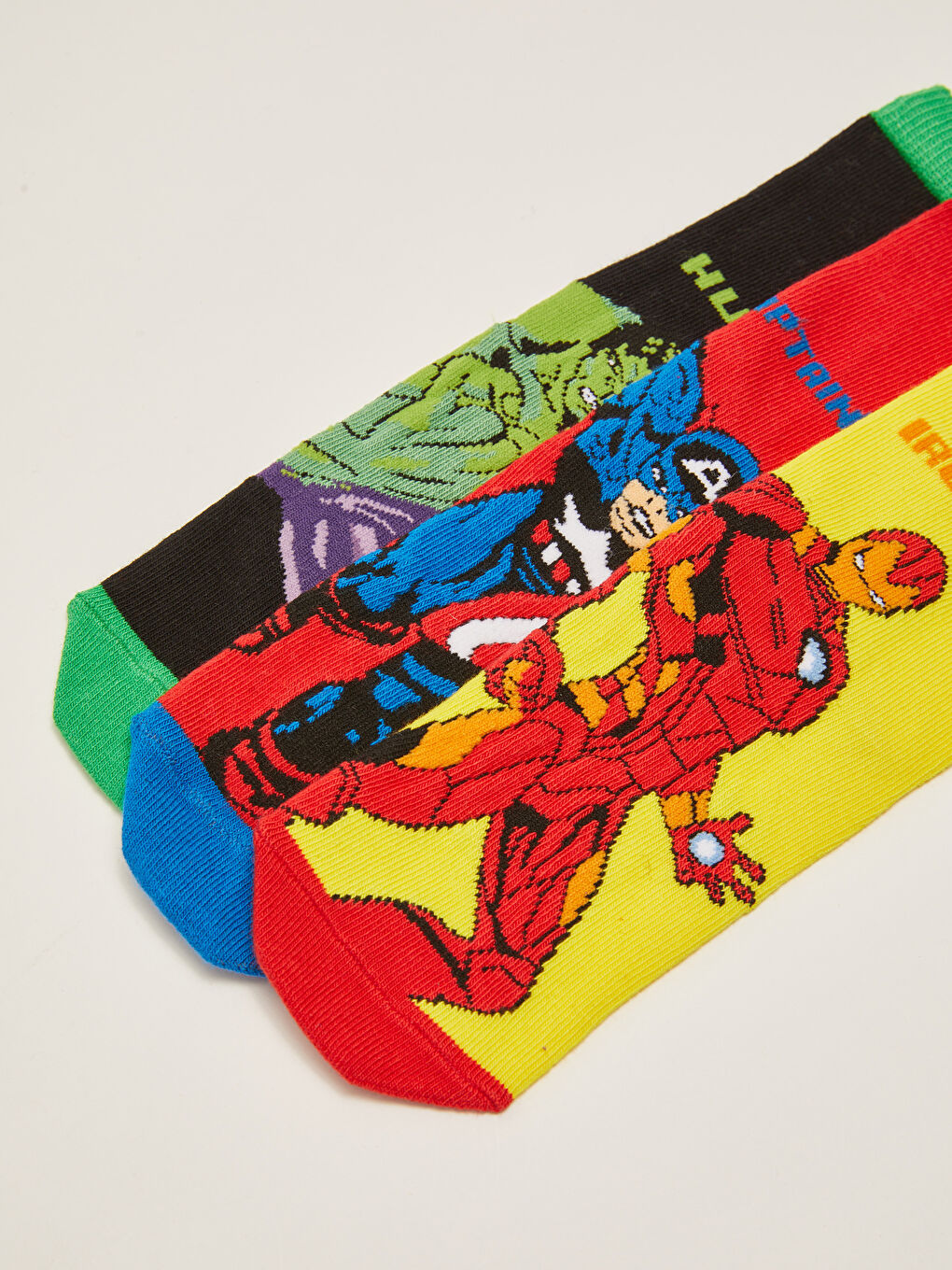 LC Waikiki Avengers Patterned Boys Socks 3 Pack -S2IS10Z4-K00