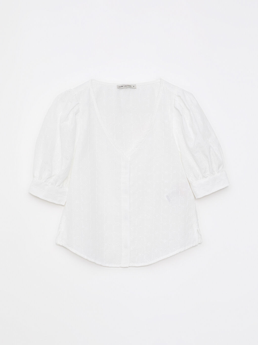 Beyaz V Yaka Nakışlı Kısa Kollu Kadın Bluz-5